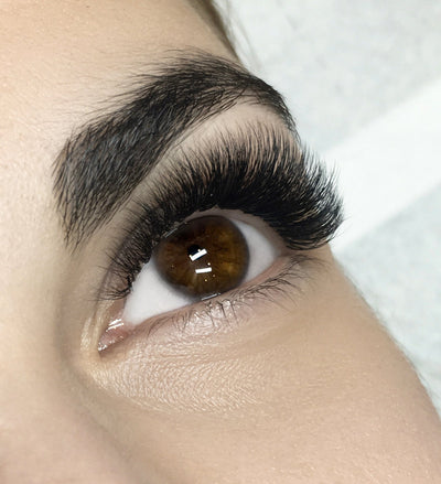 MEGA VOLUME LASHES BY MARTINA SMOLIĆ